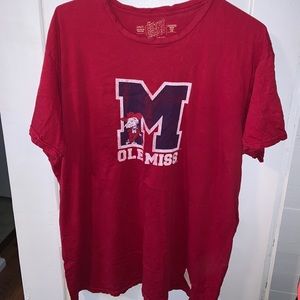 College T-shirt ole miss
